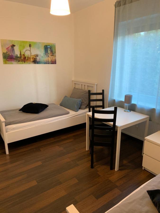 Bed and Breakfast Zum Armen Mann Дюссельдорф Экстерьер фото